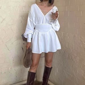 Sabo Skirt White V-Neck Long Sleeve Dress